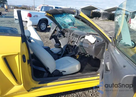 1999 Ford Mustang z USA, uszkodzony, nr VIN 1FAFP4440XF208404